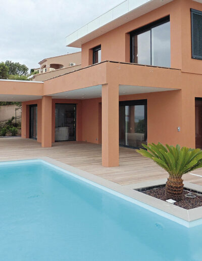 Construction villa moderne et creation piscine